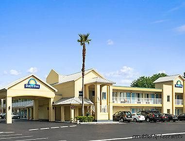 Days Inn By Wyndham Daytona Beach Speedway Exterior photo