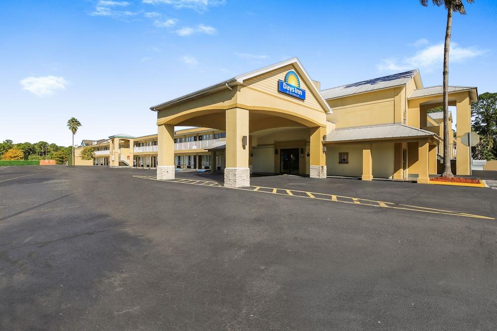 Days Inn By Wyndham Daytona Beach Speedway Exterior photo
