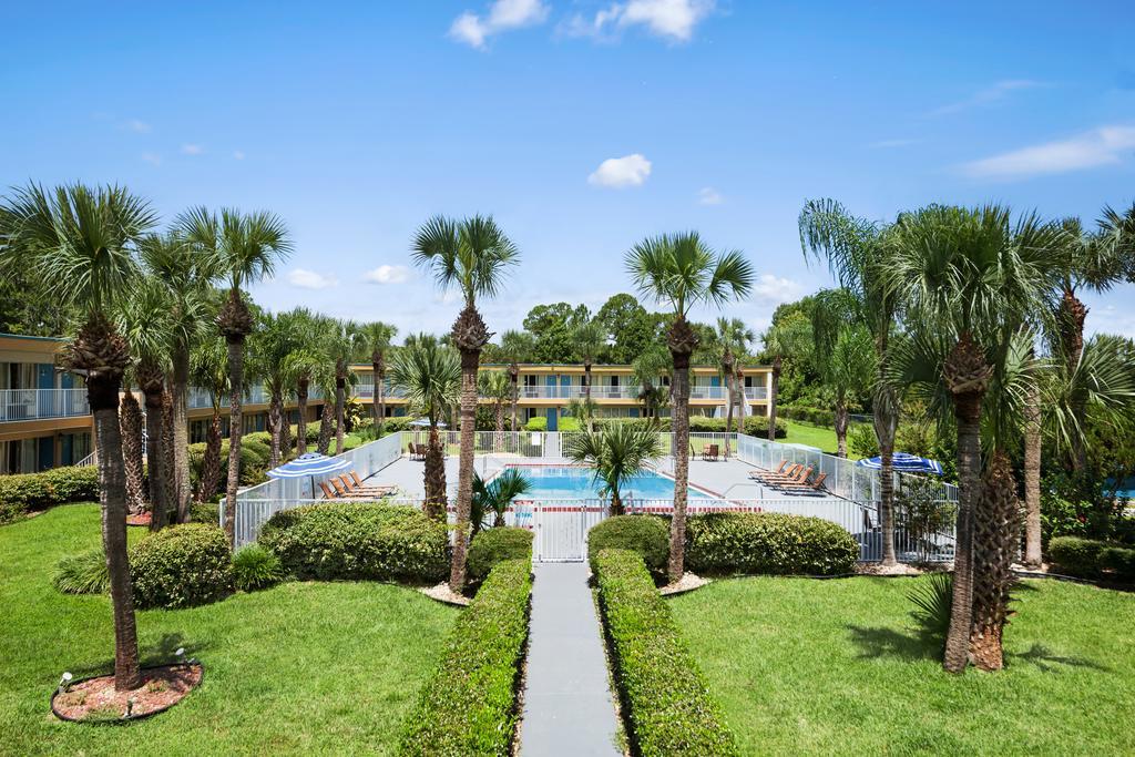 Days Inn By Wyndham Daytona Beach Speedway Exterior photo
